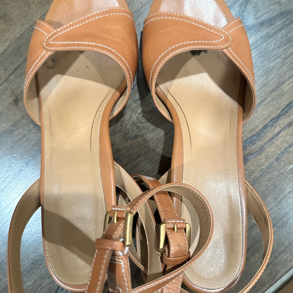 Abeo ankle strap sandals